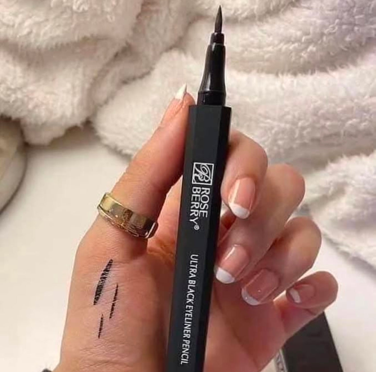 Rose Berry Eyeliner (Black)