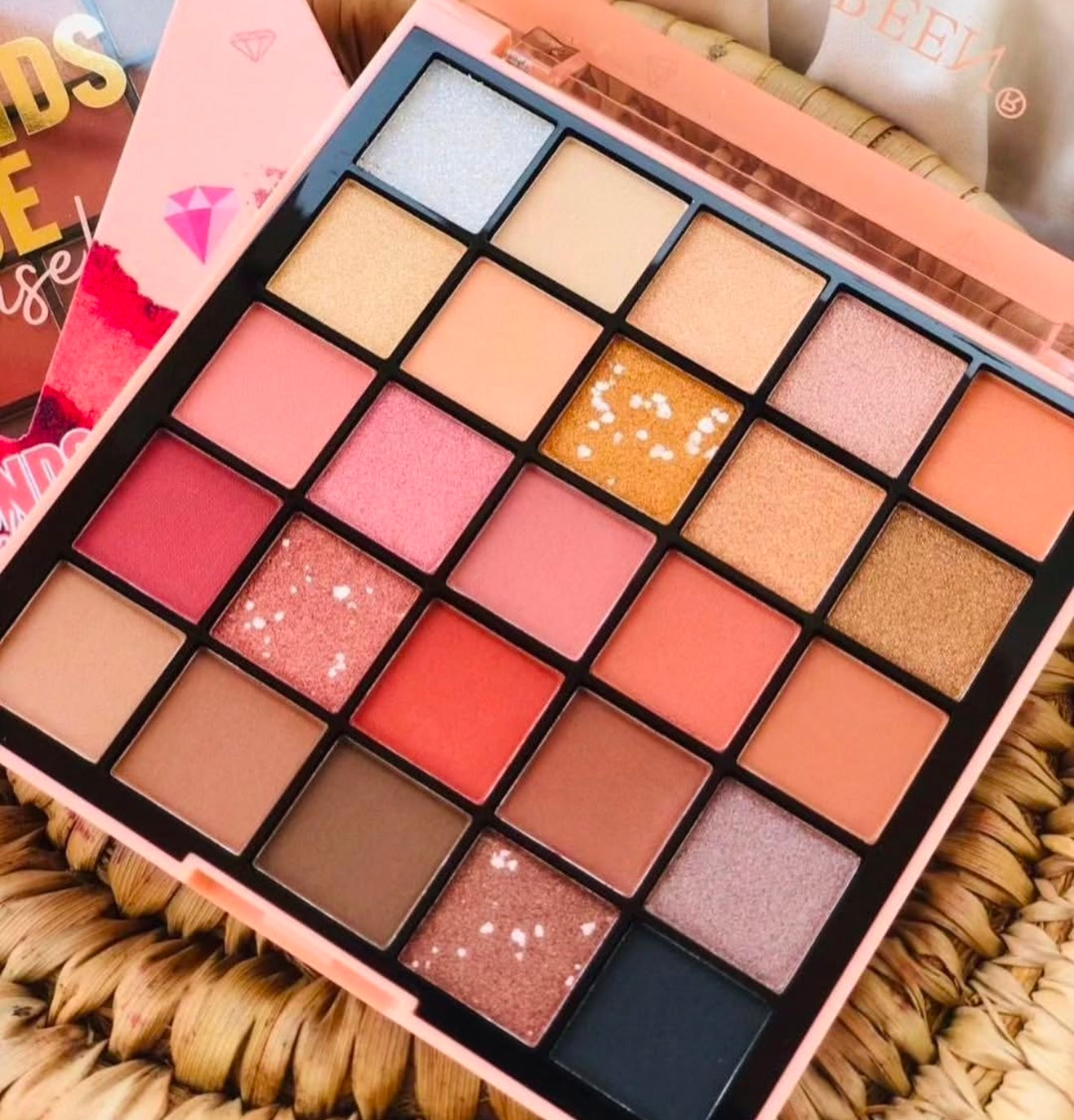 Lareen Diamonds & Ice Eyeshadow Palette