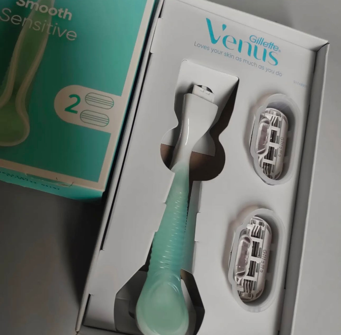 Venus Smooth Sensitive